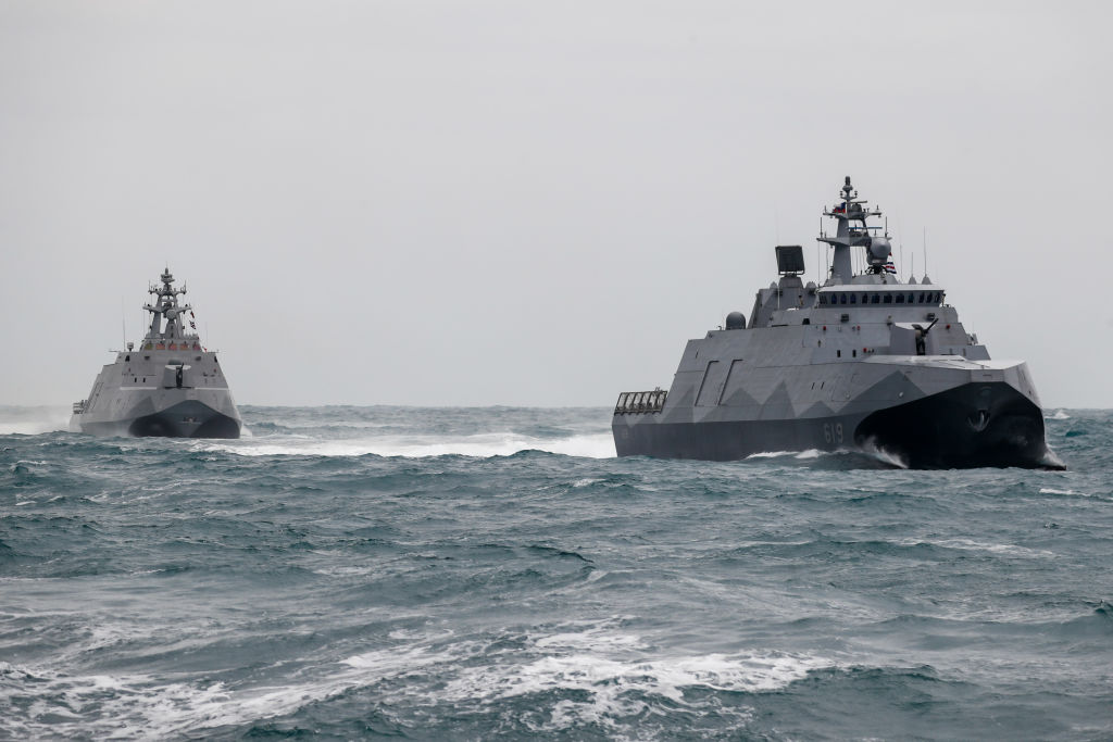 Hải quân Mỹ tuần tra eo biển Đài Loan bất chấp đe dọa – Saigon Nhỏ