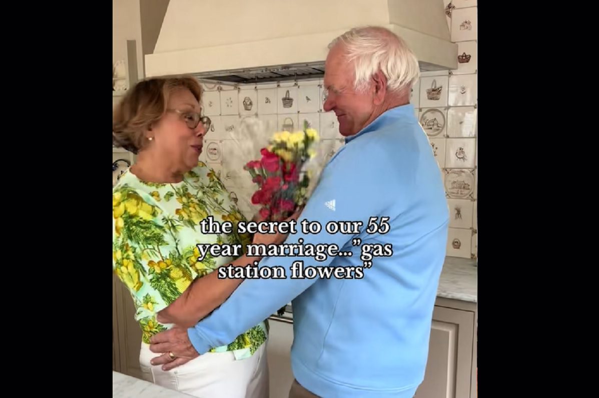 ‘Bà ngoại’ 77 tuổi dùng công nghệ để tạo động lực sống